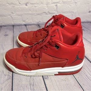 Jordan Flight Origin 3. Size 5.5Y
Gym Red/Black-White-Black